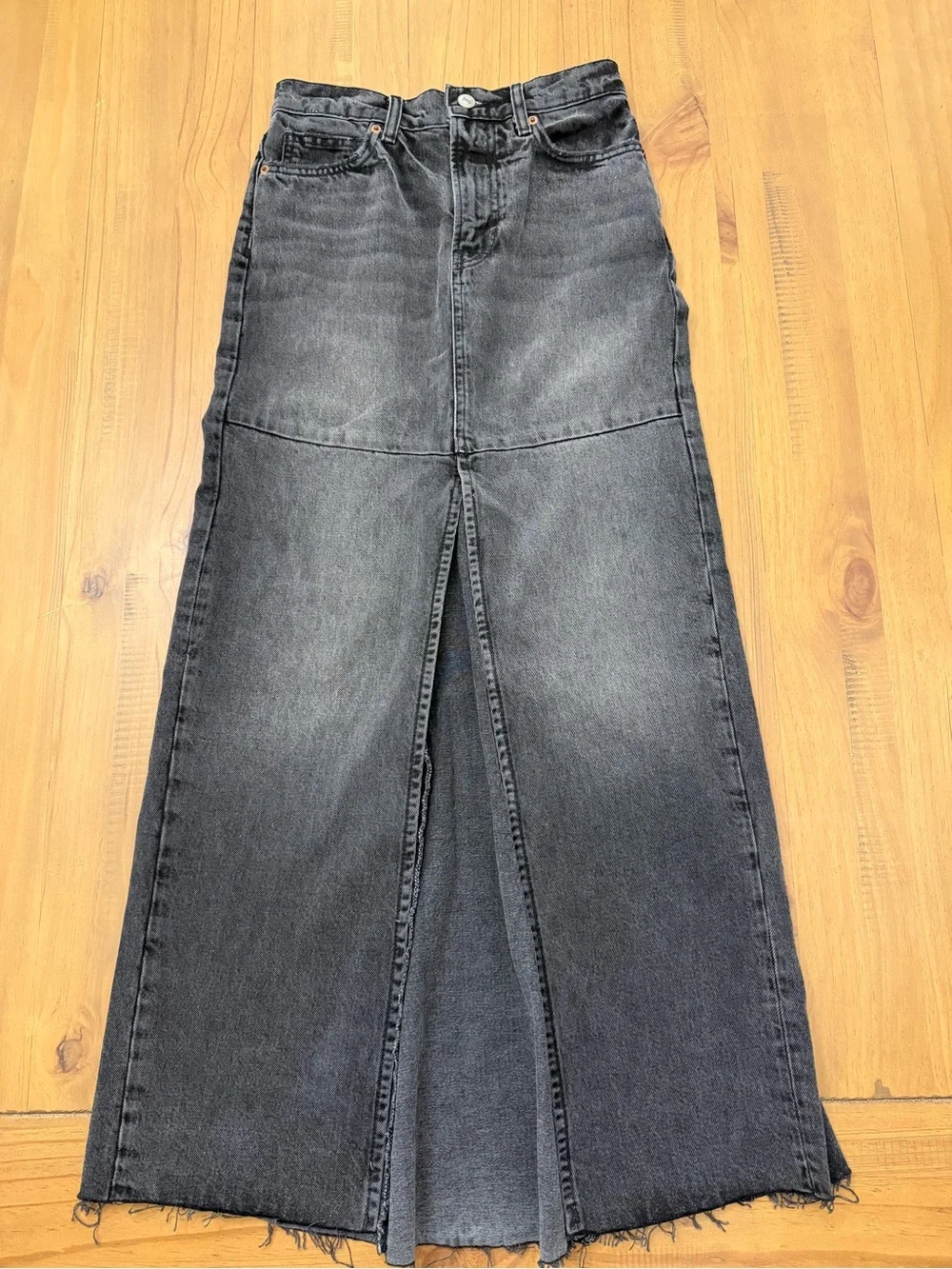 Reformation Tazz Maxi Denim Long Skirt Size 23 Black Wash Front Slit Taw Hem - Picture 4 of 15